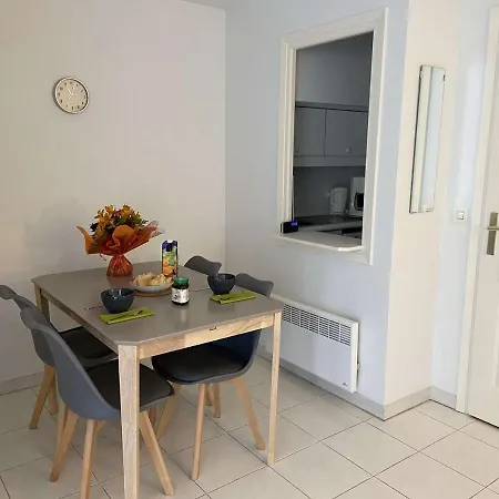 A Frejus, Piscine, A 500m, Clim, Parking, Terrasse, 4 Couchages - Fr-1-226a-110 *